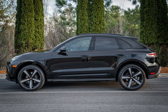 Used 2023 Porsche Macan Turbo image 9