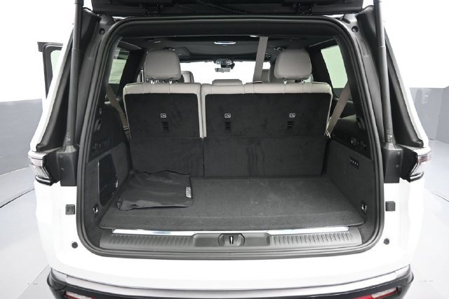 New 2026 Jeep Grand Wagoneer Summit w/ Rear Seat Video Group I AWD/4WD image 22