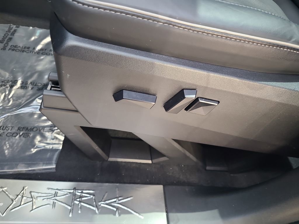 Used 2024 Tesla Cybertruck AWD Crew Cab image 22