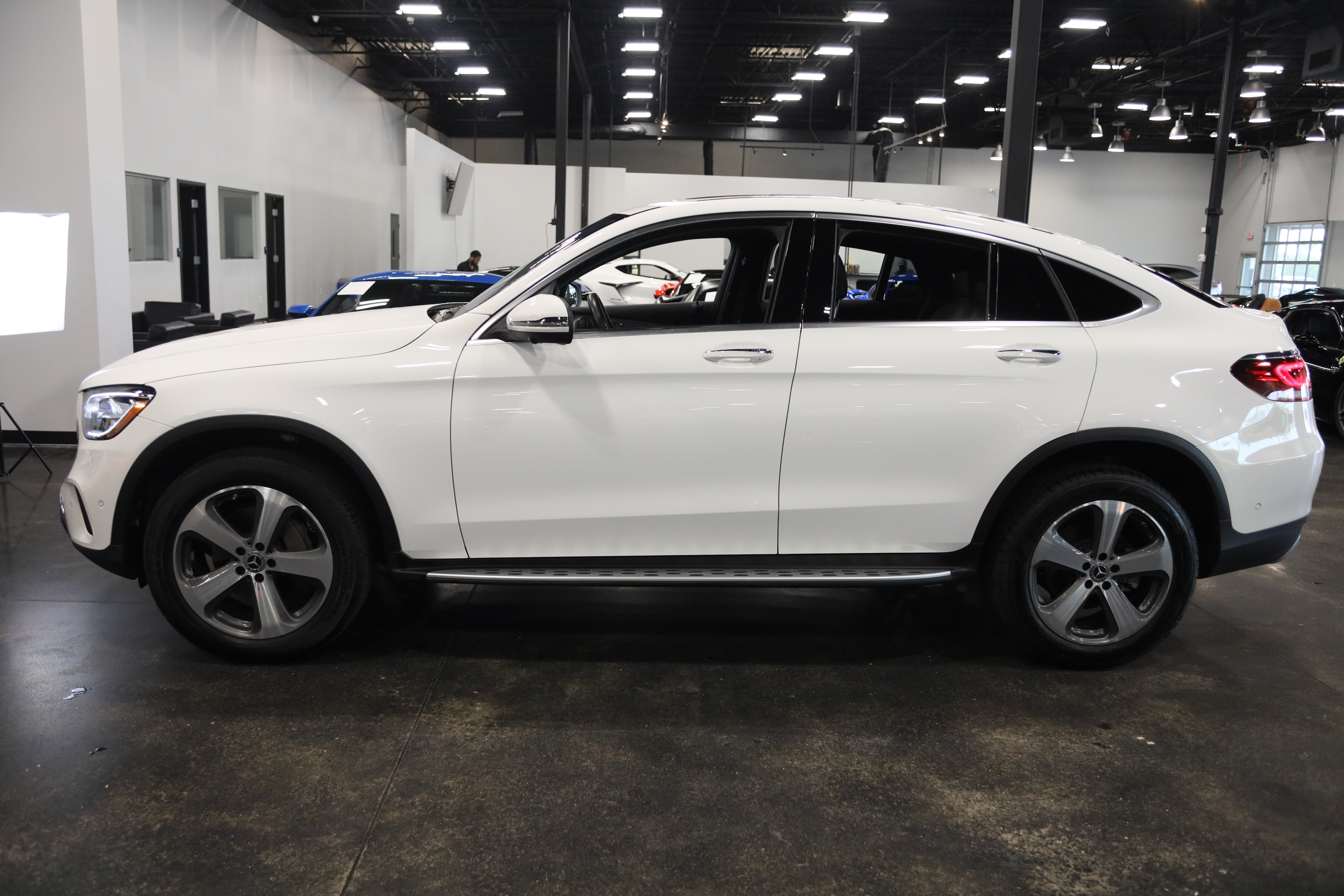 Used 2023 Mercedes-Benz GLC 300 4MATIC Coupe image 9
