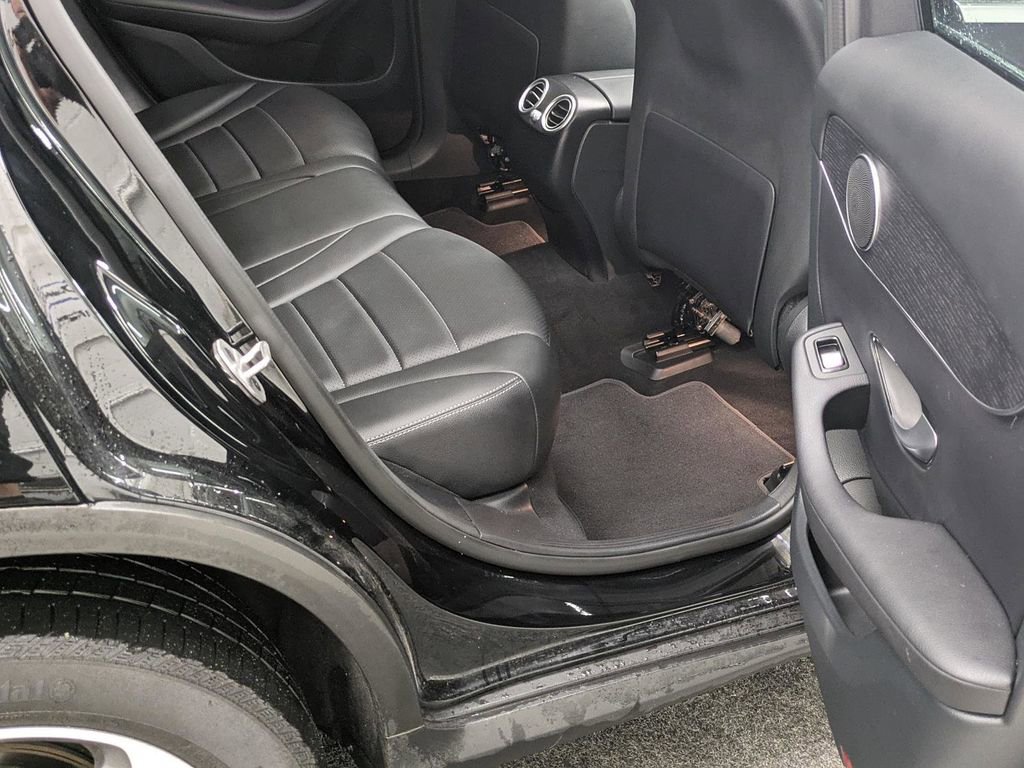 Used 2022 Mercedes-Benz GLC 300 4MATIC image 23