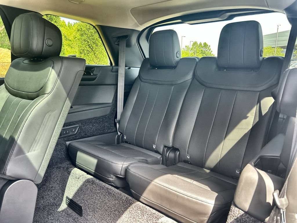 New 2026 Land Rover Range Rover Long Wheelbase SE AWD/4WD image 21