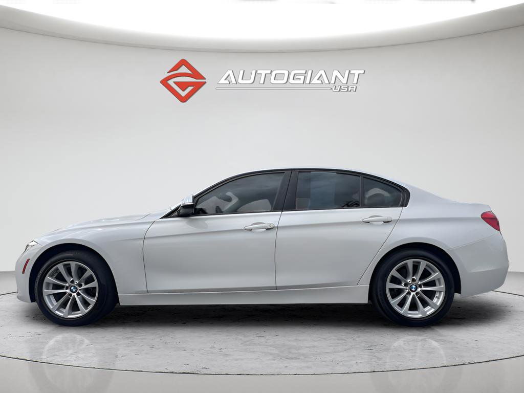 Used 2018 BMW 320i Sedan RWD image 3