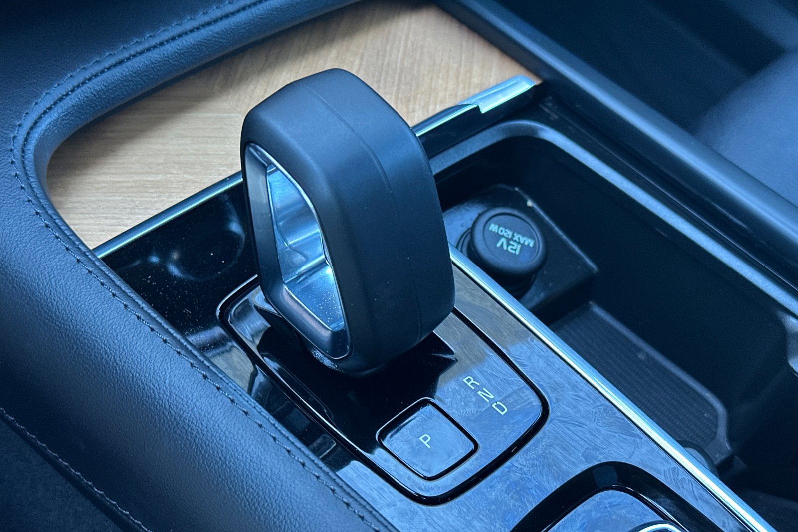 Certified 2024 Volvo XC90 T8 Core w/ Protection Package Premier image 25