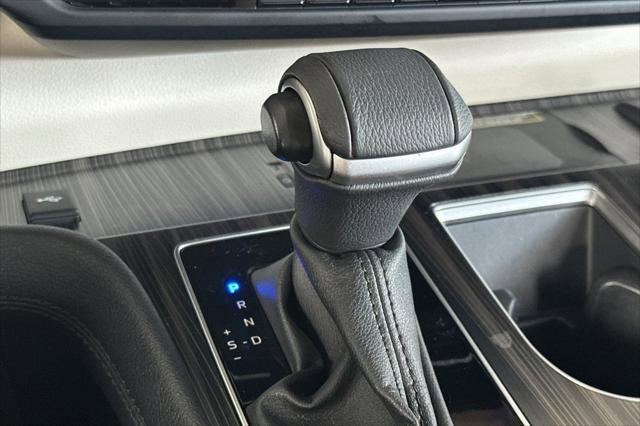 Certified 2024 Toyota Sienna Platinum image 26