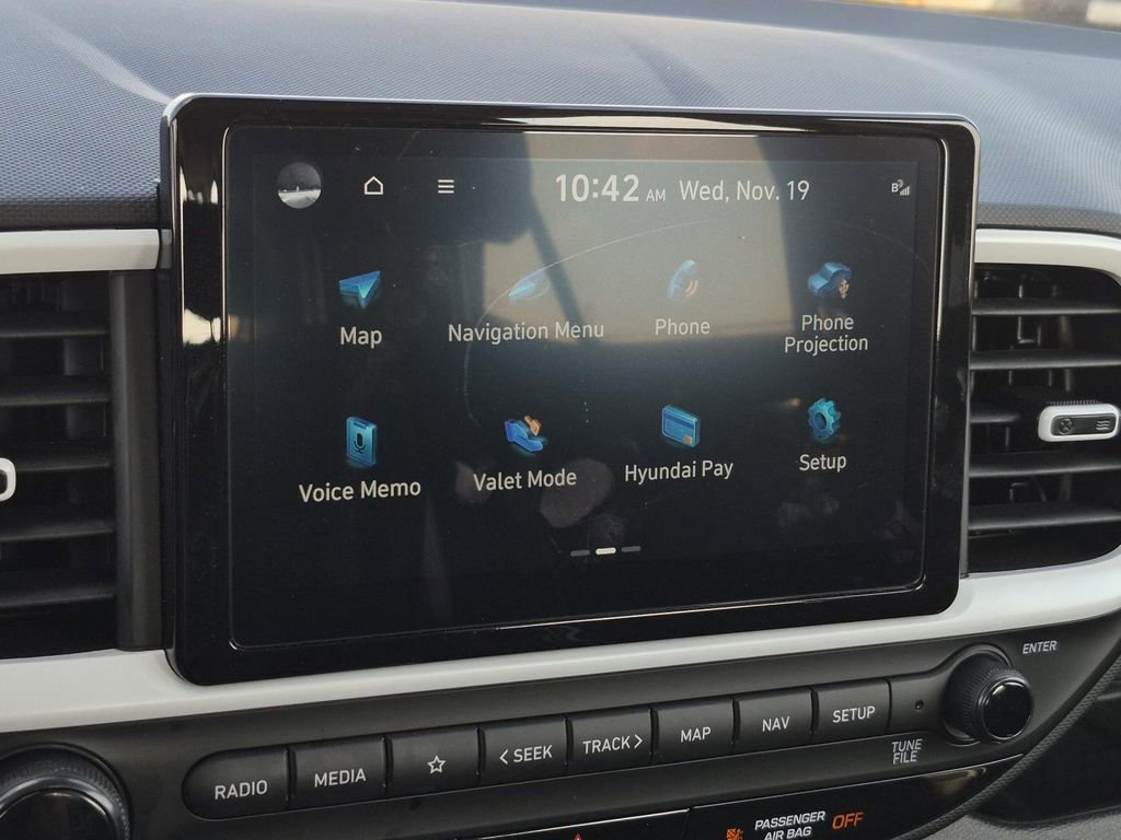 Used 2025 Hyundai Venue Limited image 23