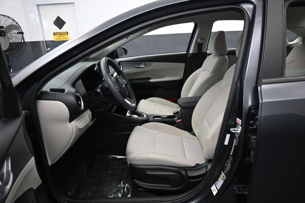 Used 2023 Kia Forte LXS FWD image 11