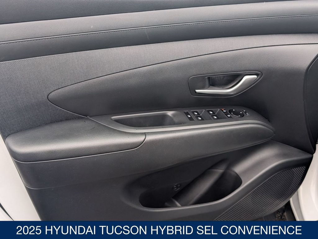 Certified 2025 Hyundai Tucson SEL AWD/4WD image 11