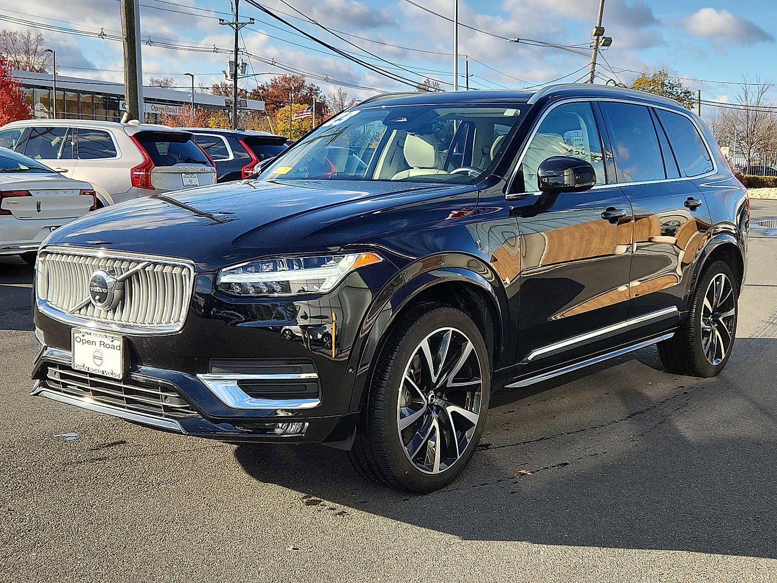 Certified 2023 Volvo XC90 B6 Plus w/ Protection Package Premier image 3