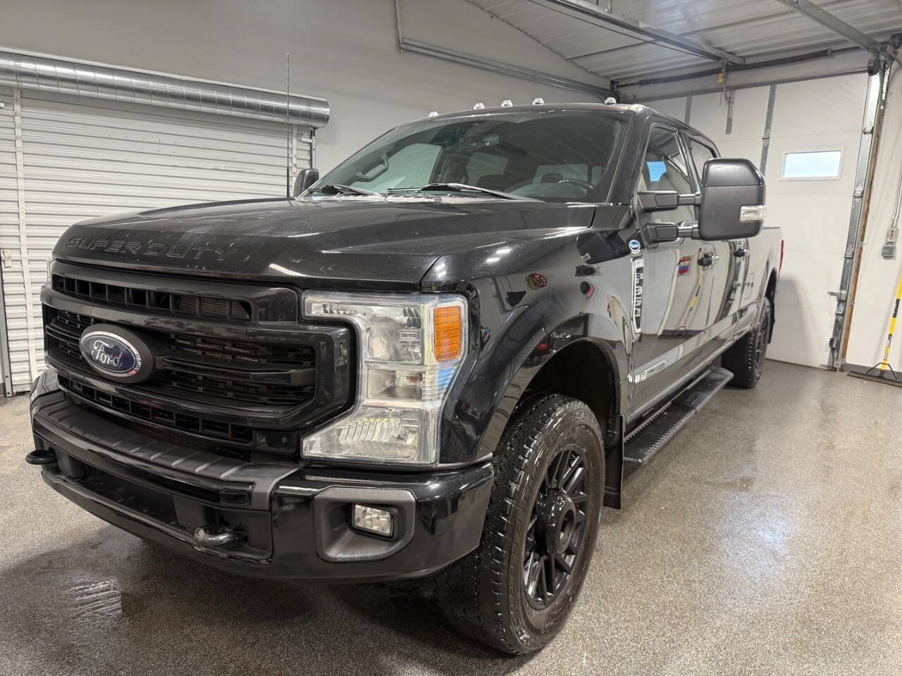 Used 2022 Ford F350 Lariat AWD/4WD image 2