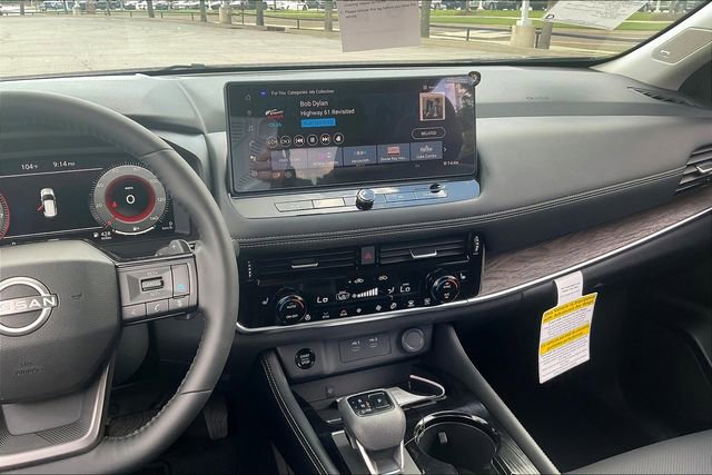 New 2025 Nissan Rogue Platinum w/ Platinum Premium Package image 6