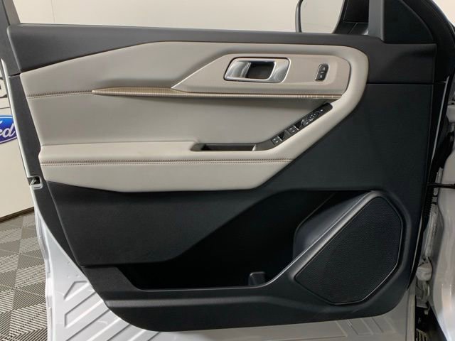 Used 2025 Ford Explorer Active w/ Active Comfort Package image 25