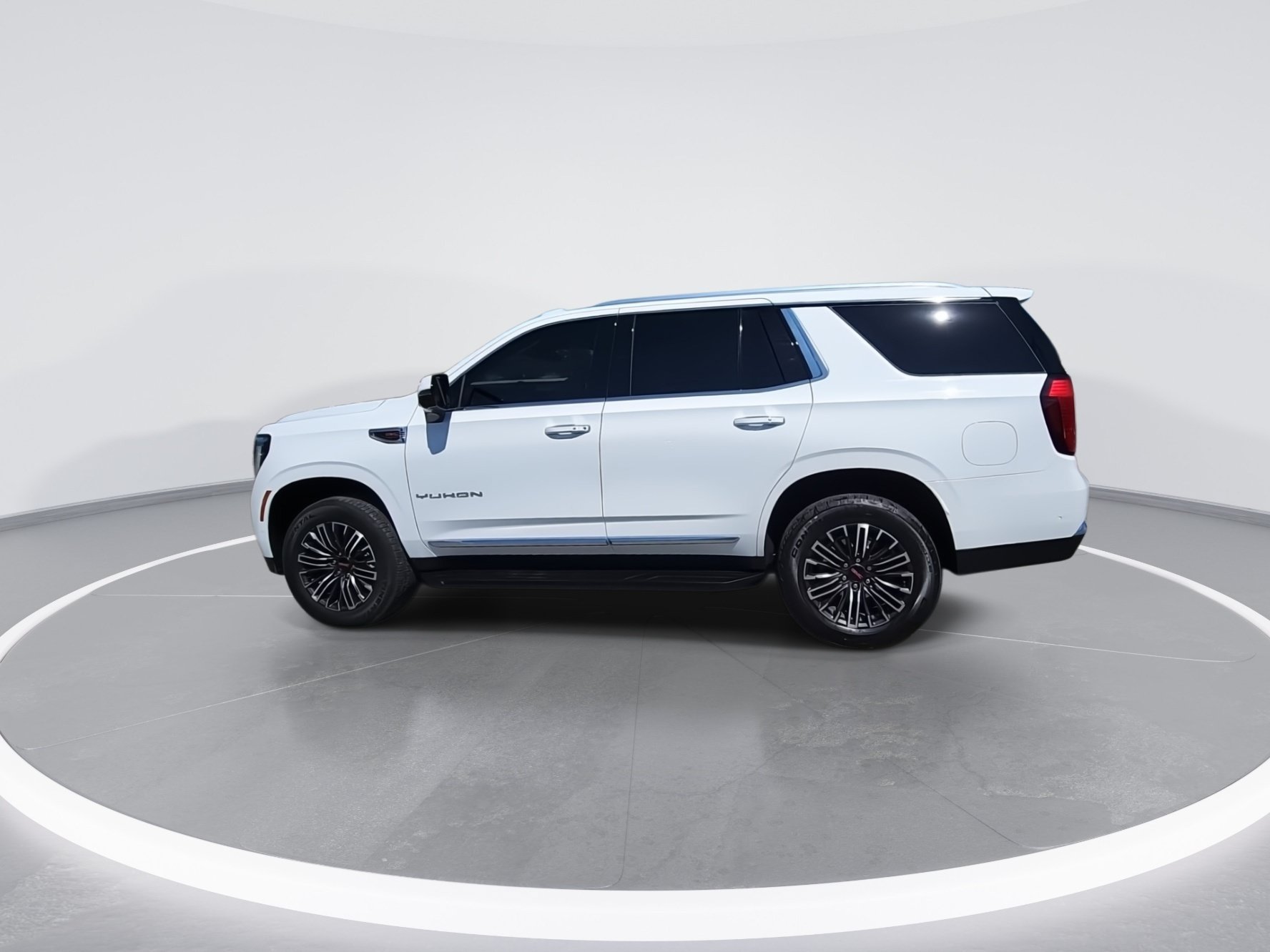 Used 2025 GMC Yukon Elevation AWD/4WD image 8