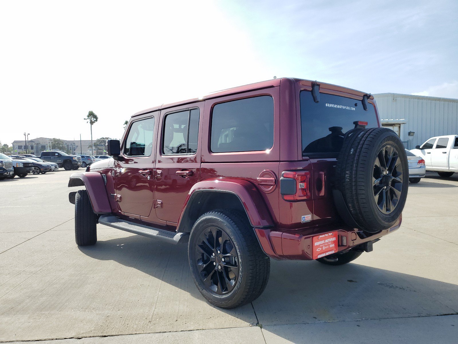 Used 2021 Jeep Wrangler Unlimited Sahara AWD/4WD image 7