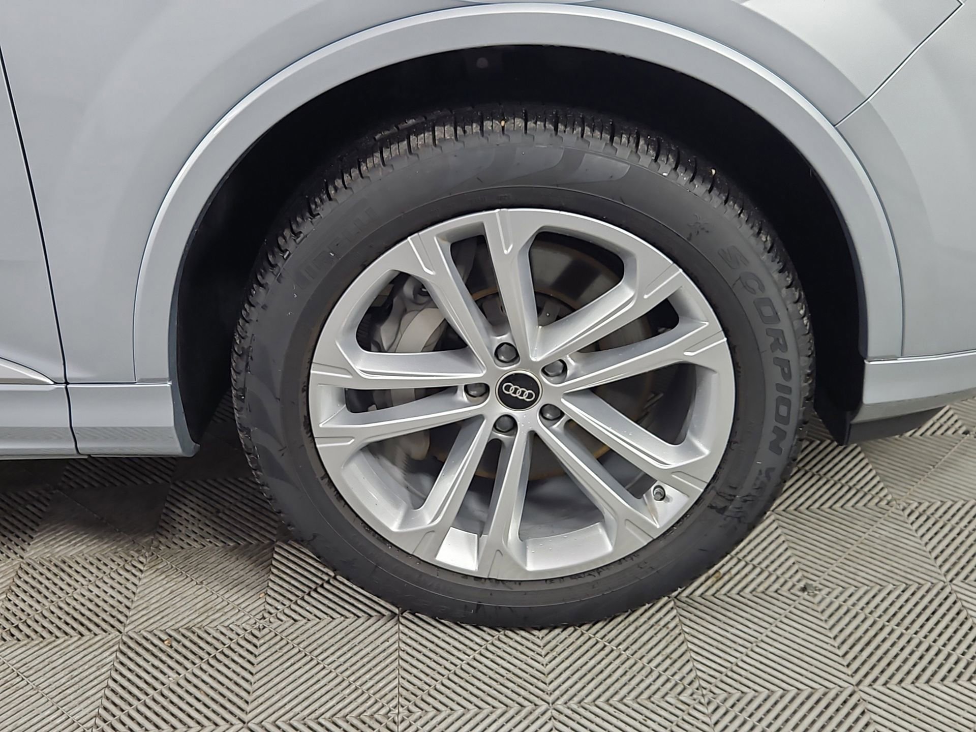 Certified 2025 Audi Q7 3.0T Premium image 10