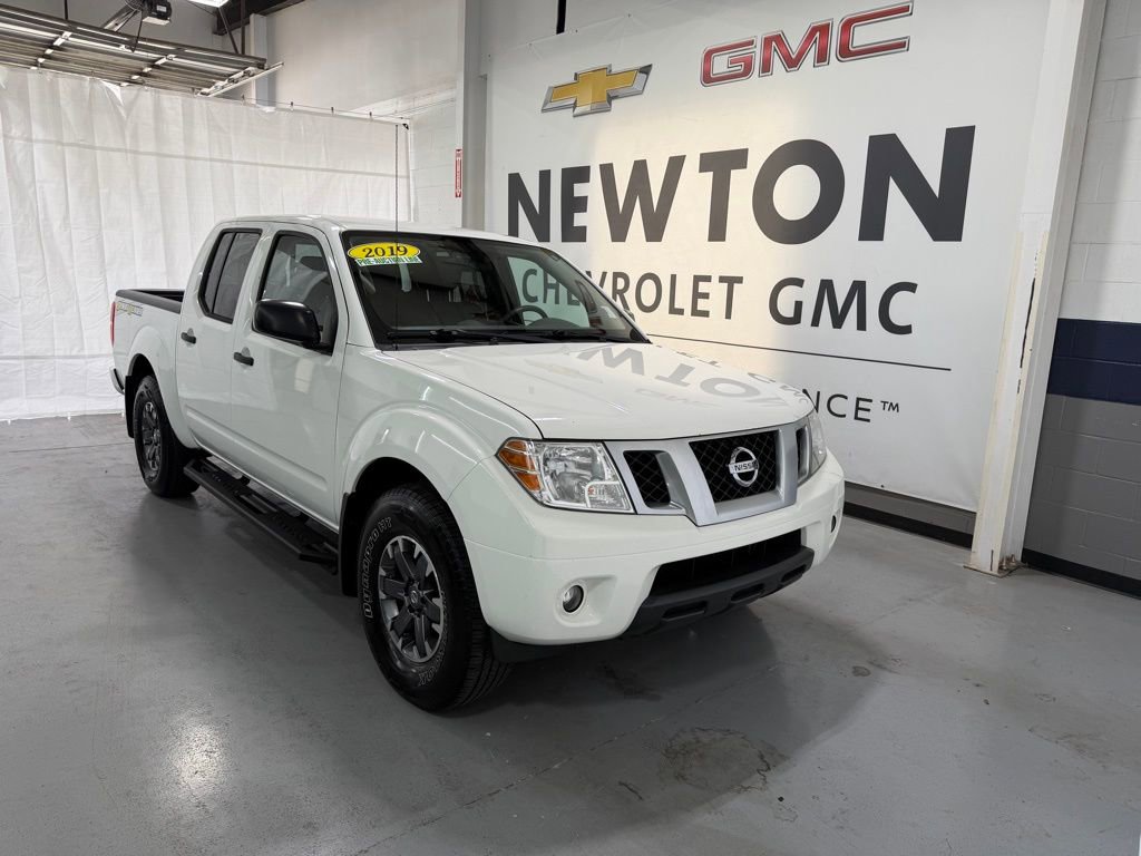 Used 2019 Nissan Frontier Desert Runner image 2