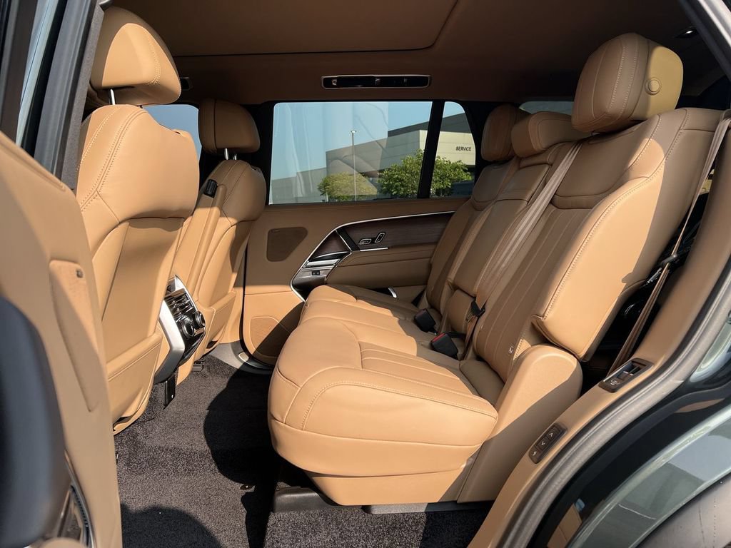 New 2026 Land Rover Range Rover Long Wheelbase SE AWD/4WD image 15