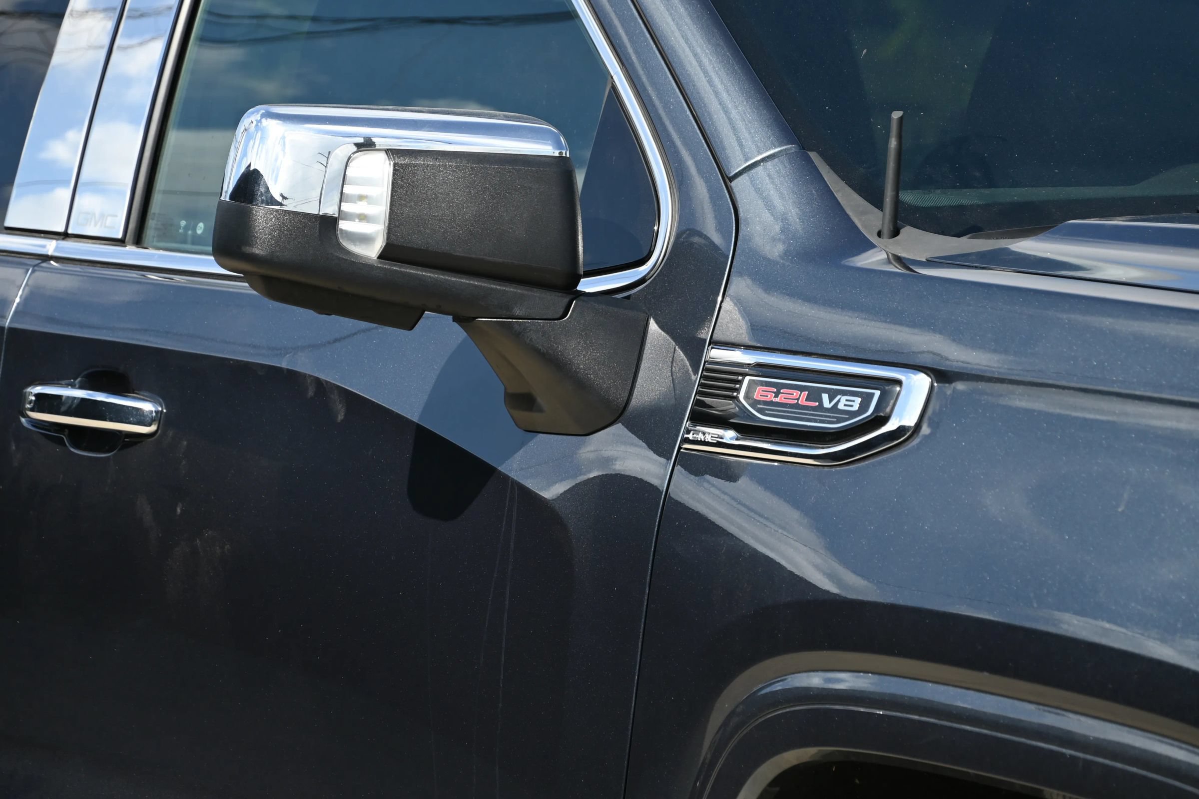 Used 2020 GMC Sierra 1500 Denali w/ Denali Ultimate Package AWD/4WD image 8
