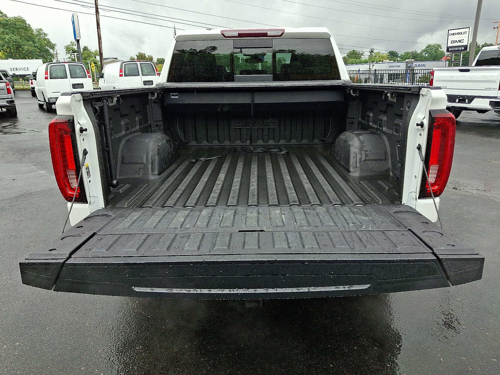 Used 2019 GMC Sierra 1500 SLT w/ SLT Premium Plus Package AWD/4WD image 28
