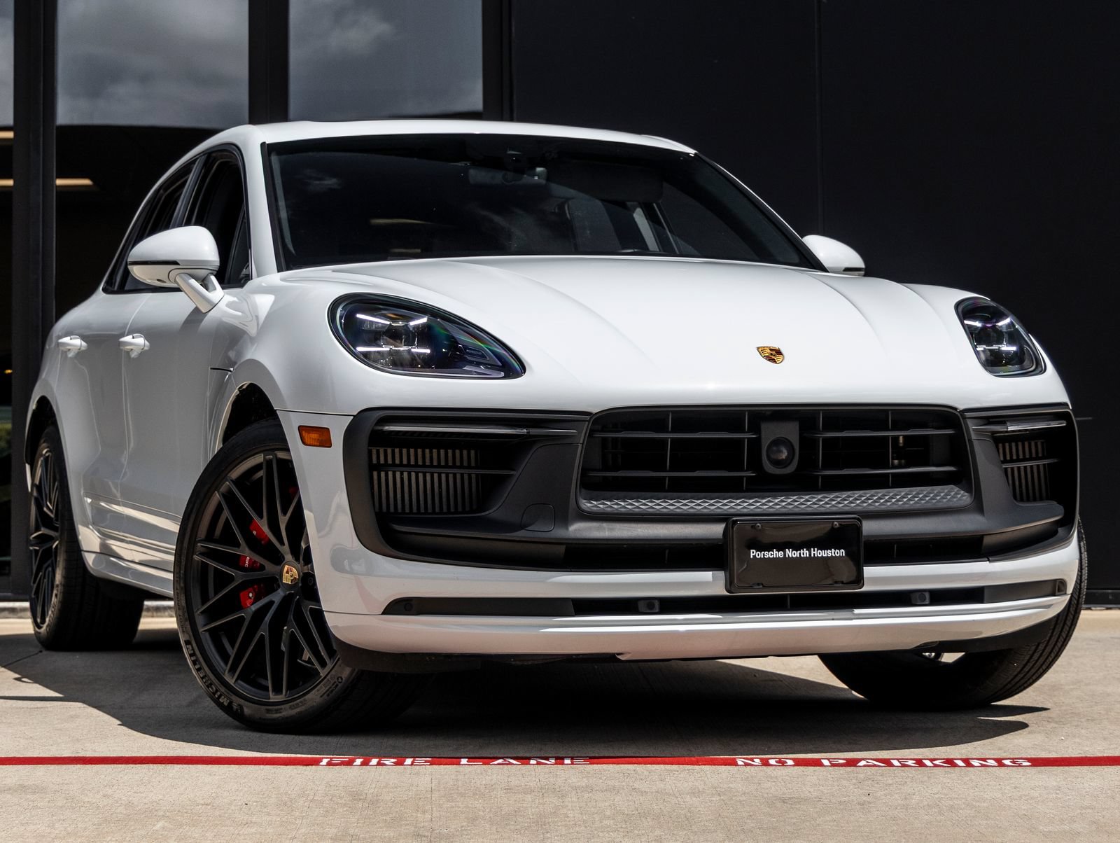 Certified 2024 Porsche Macan GTS AWD/4WD image 6
