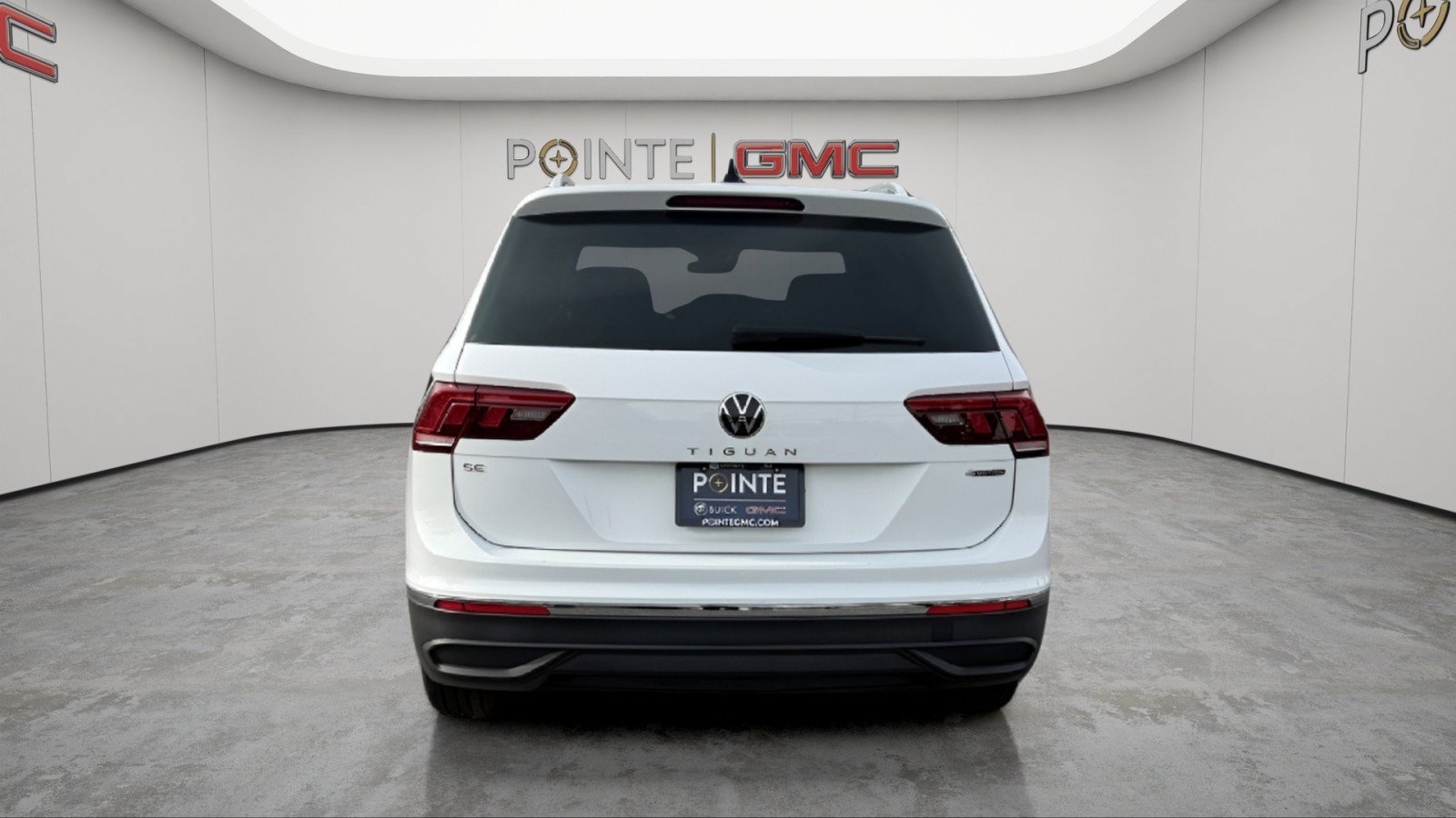 Used 2024 Volkswagen Tiguan SE AWD/4WD image 4