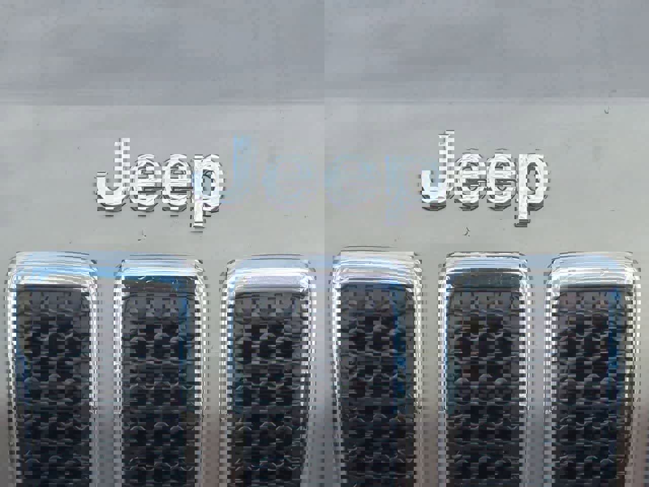 Used 2021 Jeep Cherokee Limited image 11