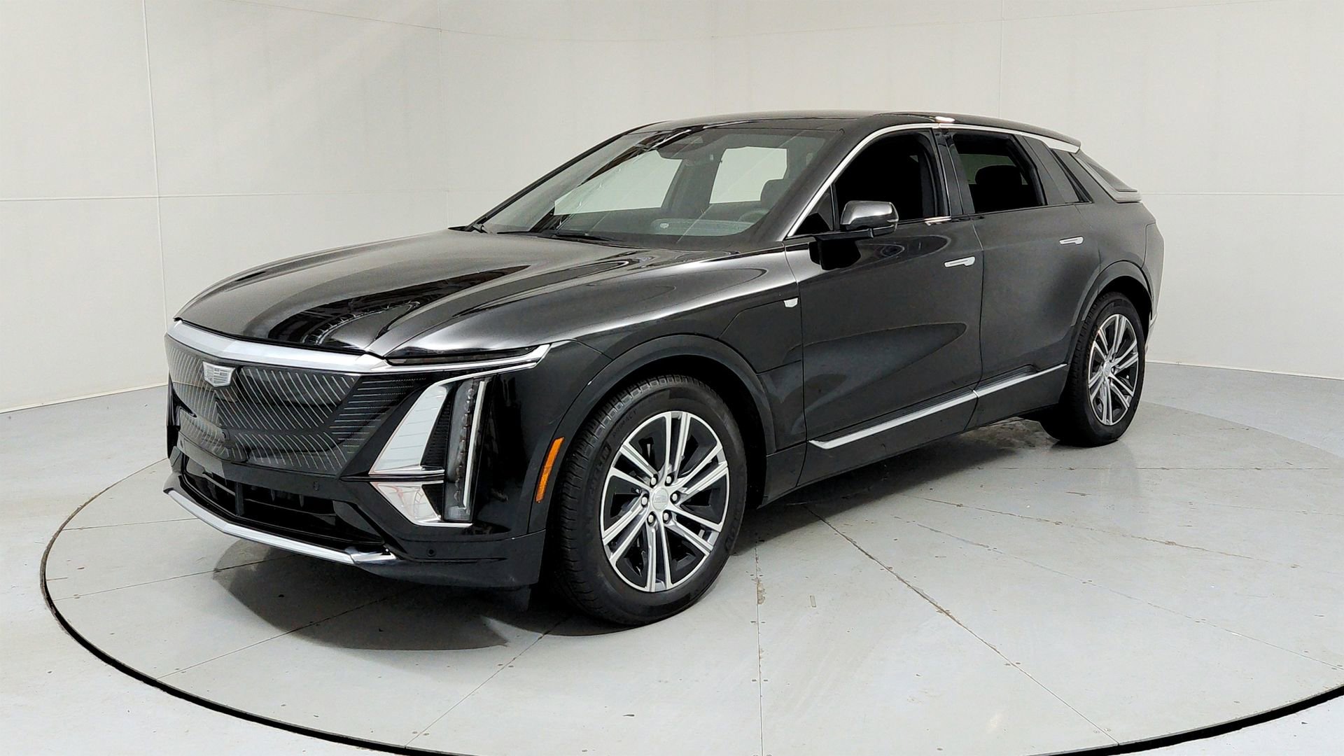 Certified 2025 Cadillac Lyriq Luxury w/ LPO, Floor Liner Package