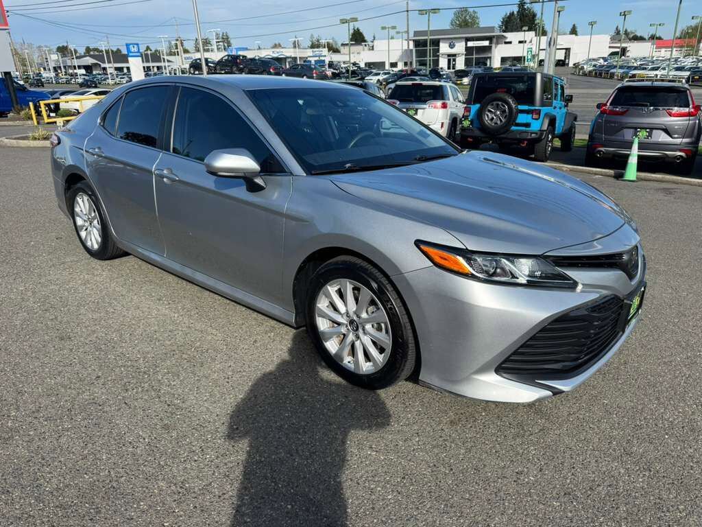 Used 2019 Toyota Camry LE FWD image 4