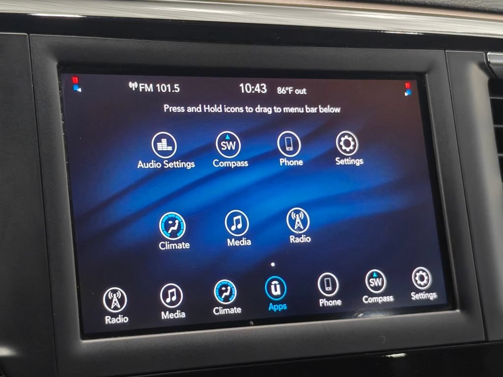Used 2020 Chrysler Voyager L FWD image 33