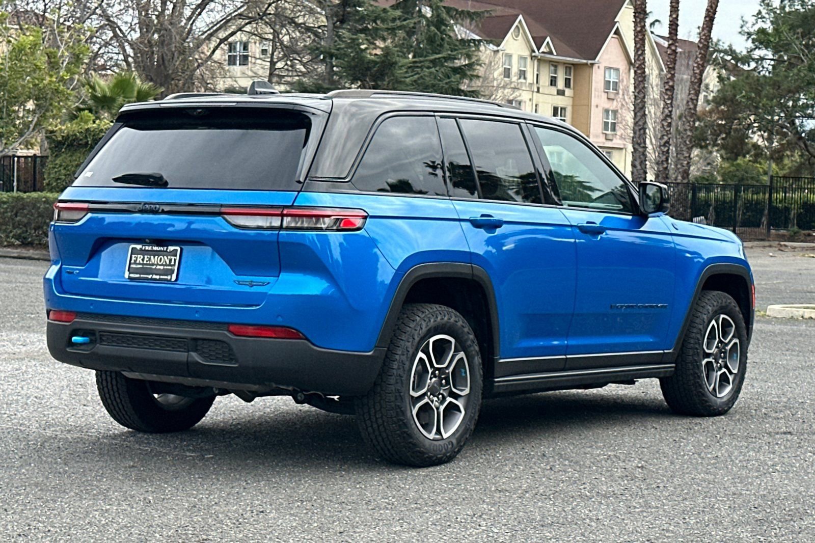 New 2023 Jeep Grand Cherokee Trailhawk w/ Advanced Protech Group II AWD/4WD image 3