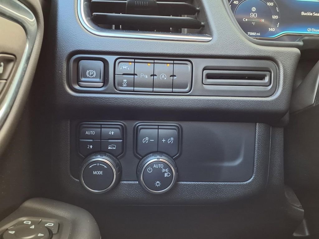 Used 2024 Chevrolet Tahoe LT AWD/4WD image 16