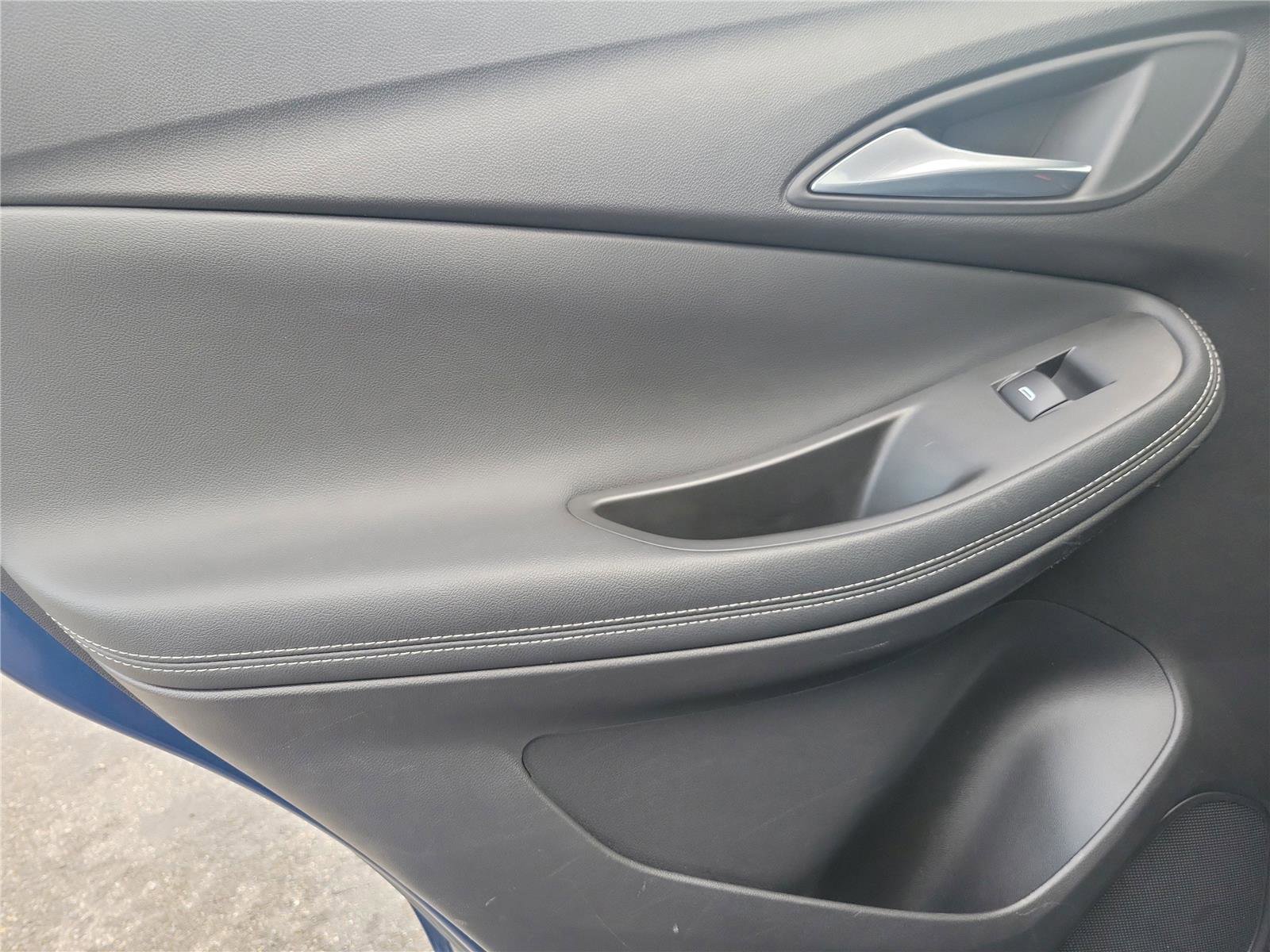 Used 2021 Buick Encore GX Select image 15