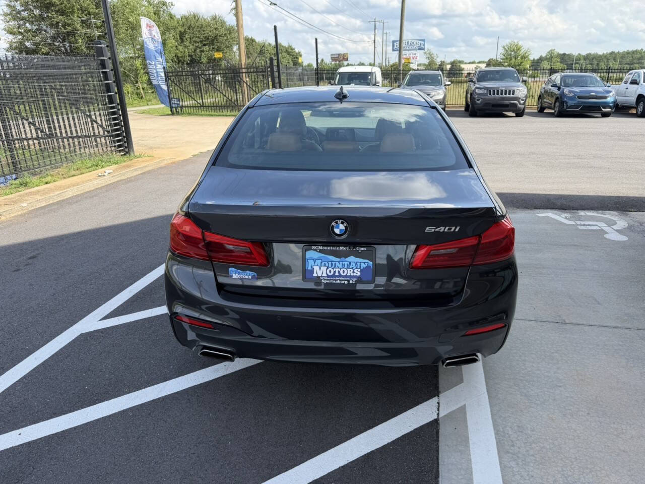 Used 2018 BMW 540i w/ M Sport Package RWD image 5