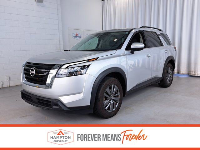 Used 2023 Nissan Pathfinder SV