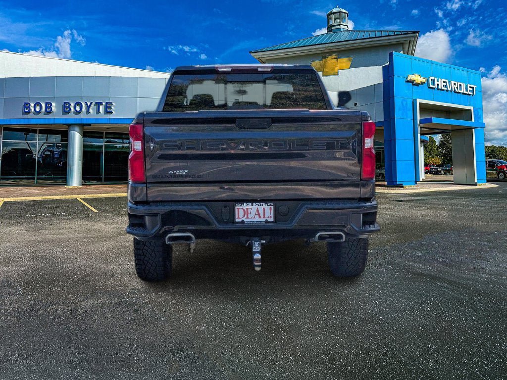 Used 2024 Chevrolet Silverado 1500 LT Trail Boss w/ Convenience Package II AWD/4WD image 4