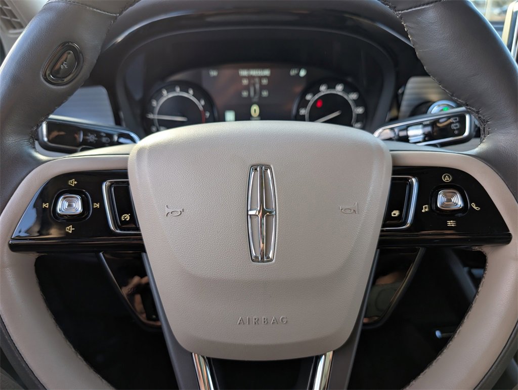 Used 2022 Lincoln Corsair AWD w/ Premium Package image 23