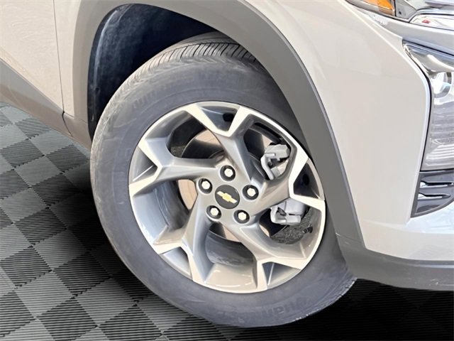Certified 2025 Chevrolet Trax LT image 27
