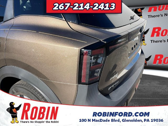 Used 2025 Nissan Kicks SV AWD/4WD image 24