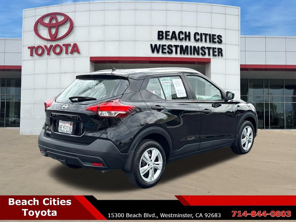Used 2018 Nissan Kicks S FWD image 12