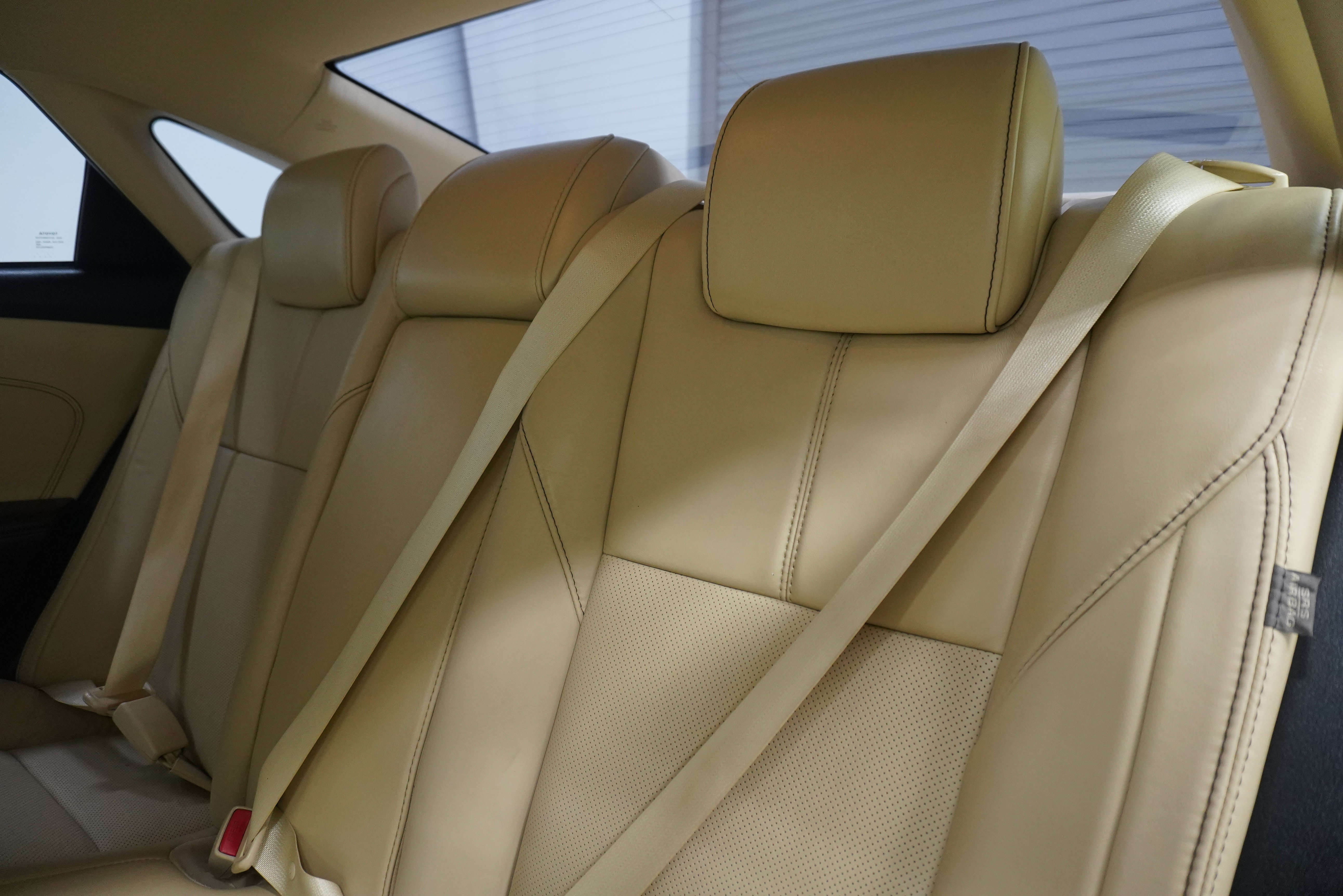 Used 2015 Toyota Avalon Limited w/ Technology Package FWD image 12