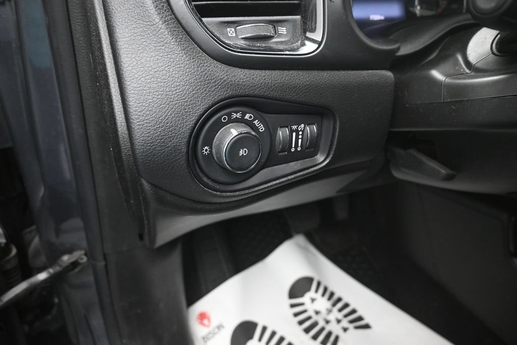 Used 2022 Jeep Renegade Altitude AWD/4WD image 13