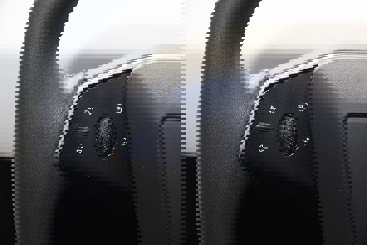 Used 2024 Tesla Cybertruck AWD Crew Cab image 37