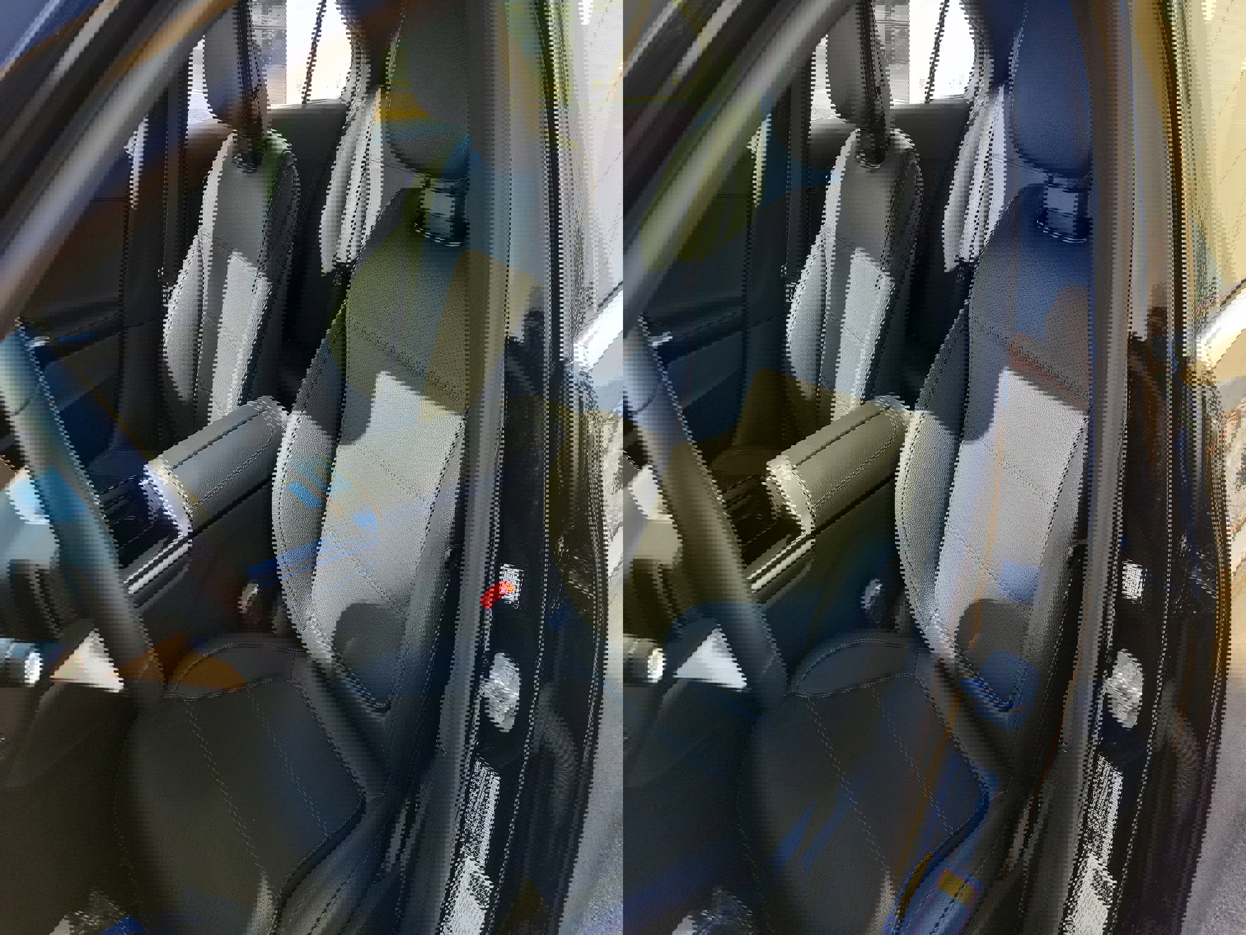 Used 2025 Mercedes-Benz C 300 4MATIC Sedan image 4