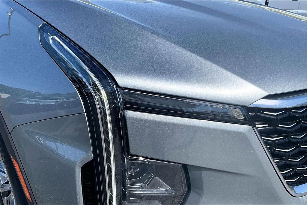 Certified 2025 Cadillac XT4 Premium Luxury image 31