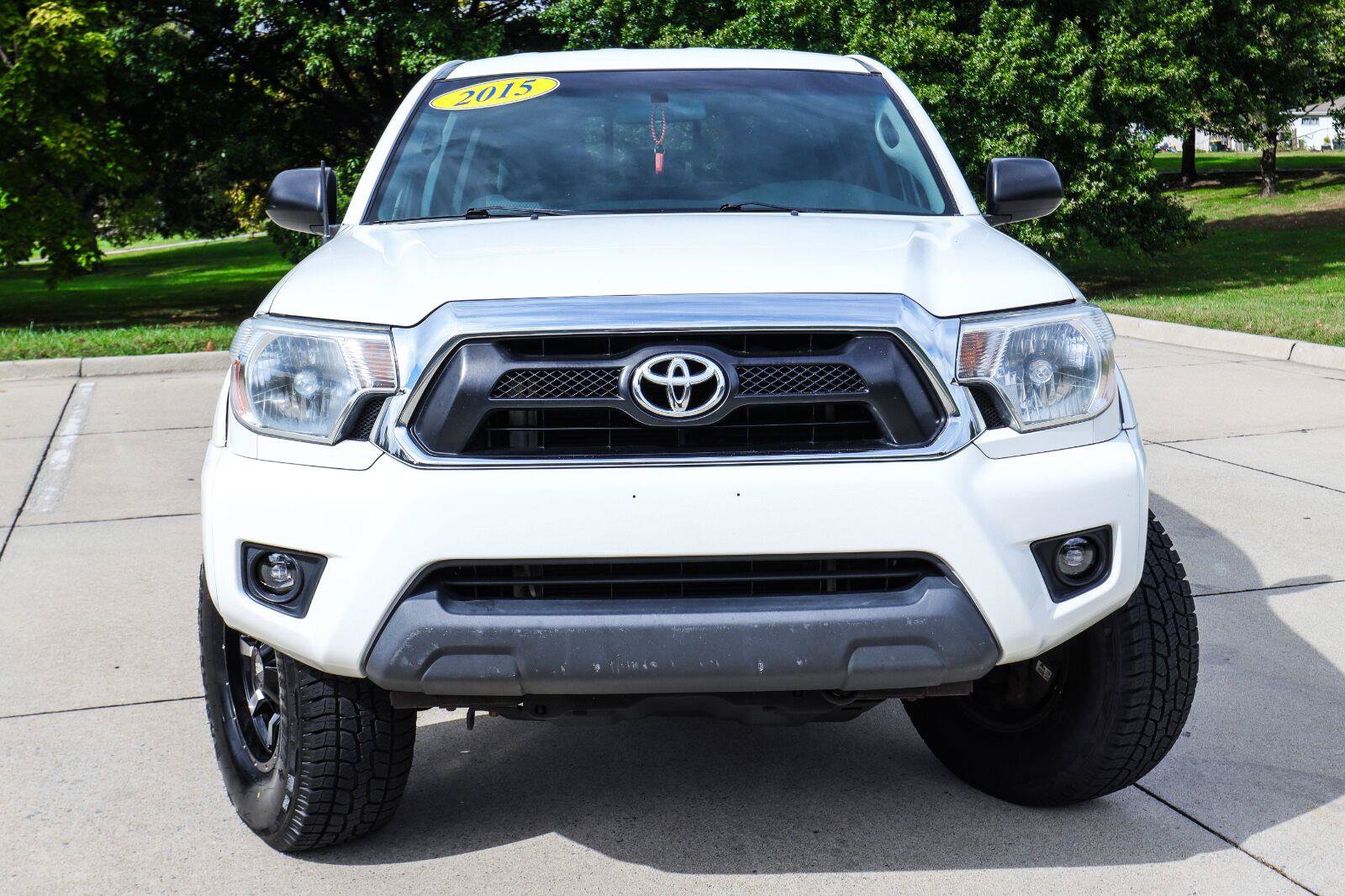 Used 2015 Toyota Tacoma 4x4 Double Cab w/ SR5 Package image 13