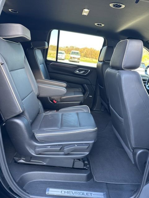 Used 2024 Chevrolet Suburban Premier image 36