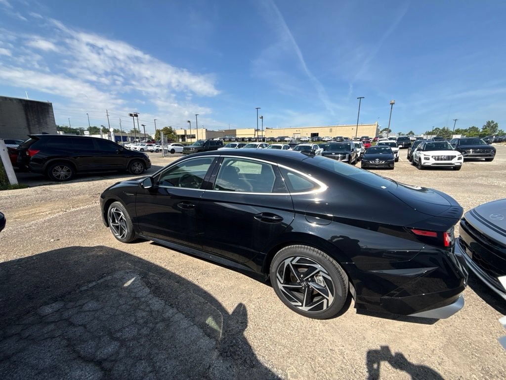 Certified 2026 Hyundai Sonata SEL FWD image 2