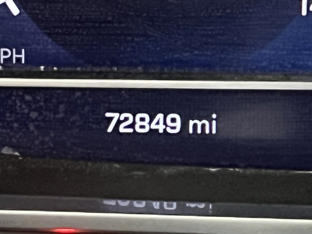 Used 2023 Chevrolet Suburban Premier image 28