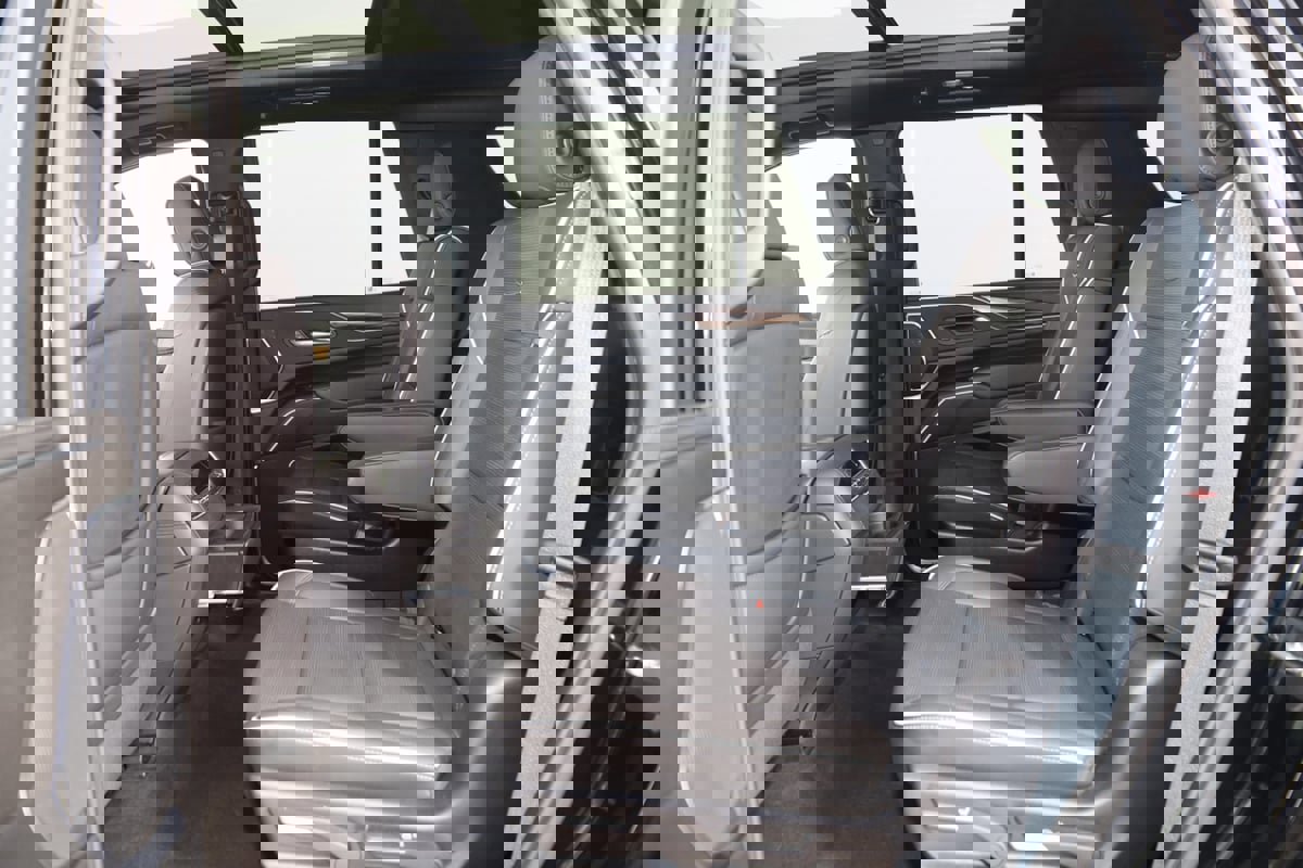 Used 2023 Cadillac Escalade Premium Luxury image 52