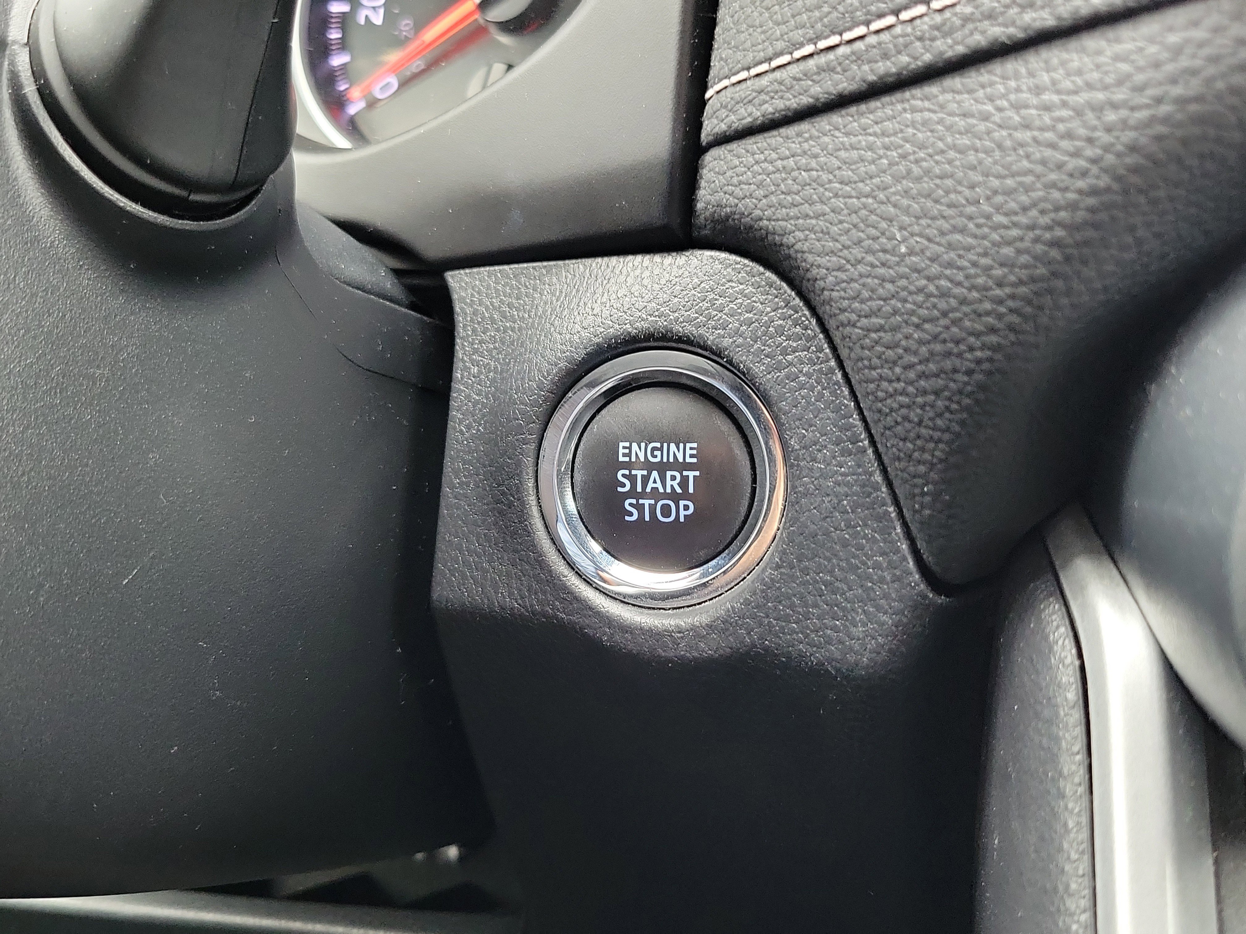 Used 2022 Toyota RAV4 XLE image 26